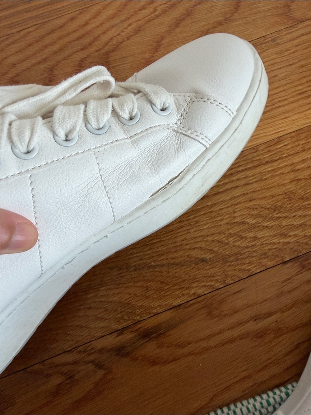 Classic White Low-Top Sneakers - Picture 6 of 8